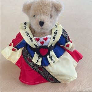 Muffy VanderBear VanderBear Wear Couture Queen of Hearts